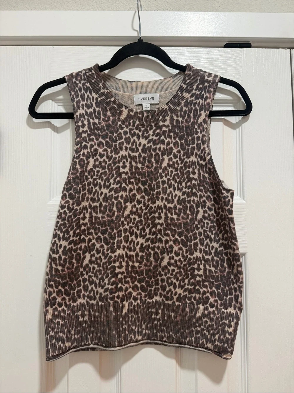 Evereve Brown Leopard Print Sleeveless sweater Top Size Small